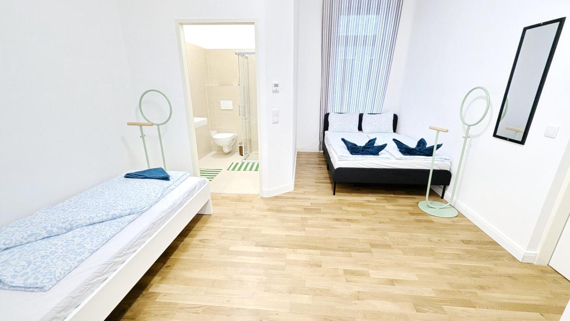 Spacious In A Lively Area Apartament