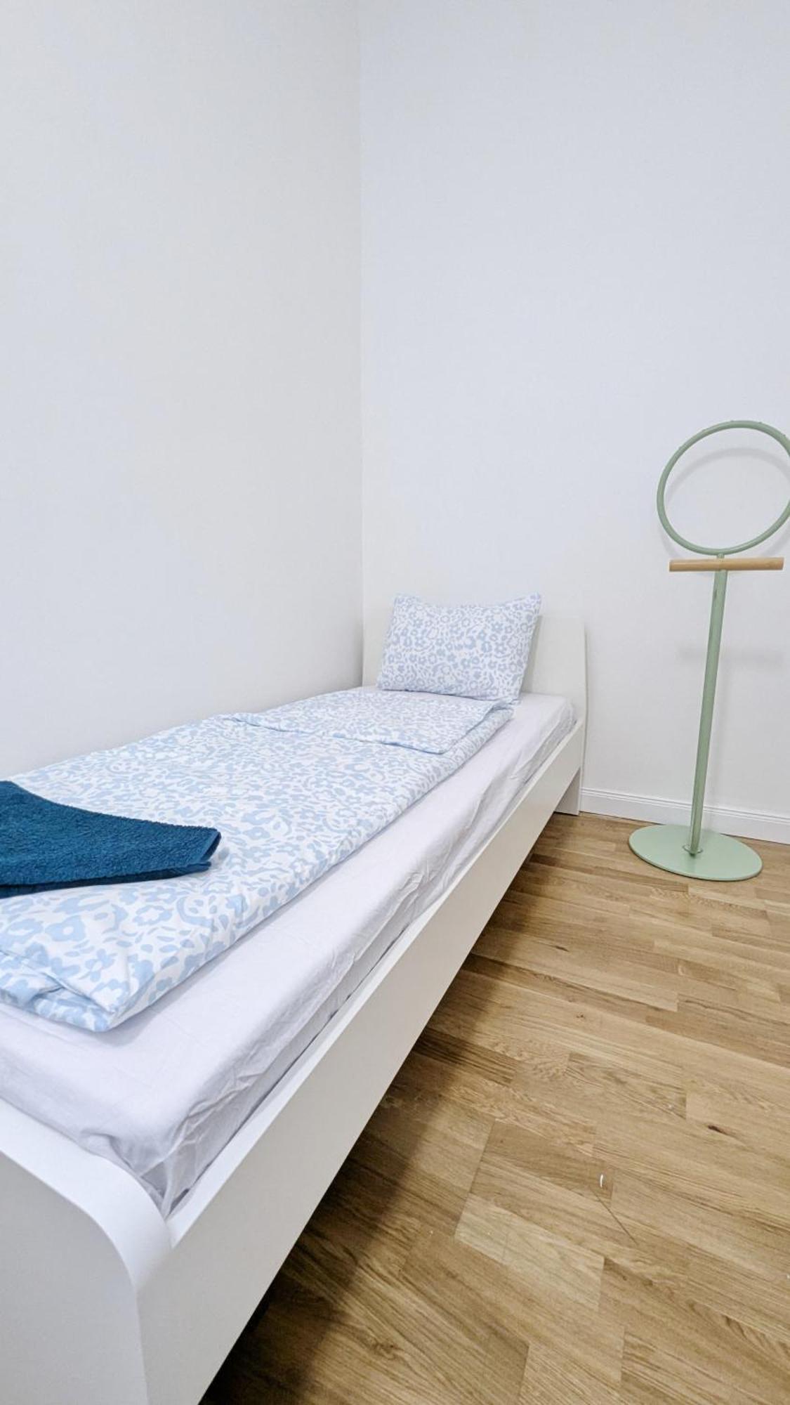 Spacious In A Lively Area Apartament