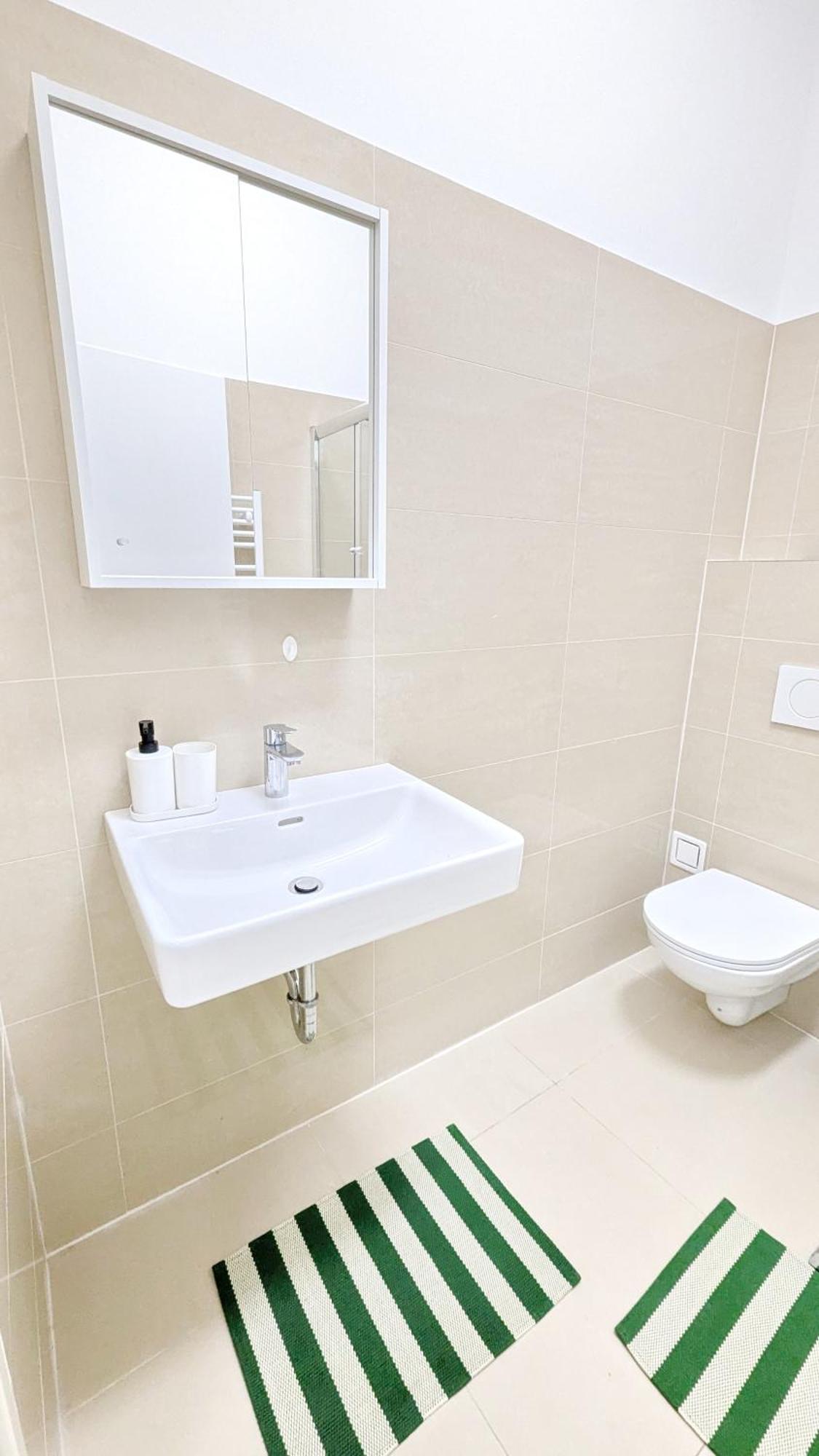 Apartament Spacious In A Lively Area *